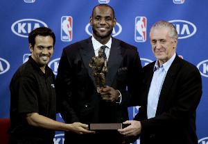 斯科特：莱利早就领教过詹姆斯了 只要莱利还在老詹不可能回热火